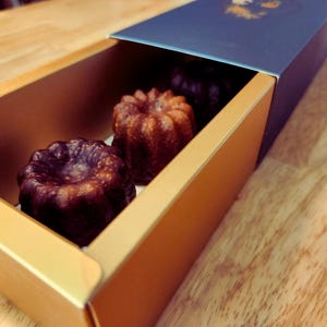 Canelés de Bordeaux Gift Box | 4 Medium Canelés | Copper Baked | Ultra-Crisp Caramelized Crust | Real Vanilla / French Canneles Pastries
