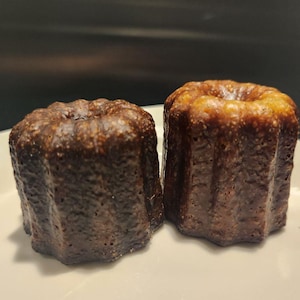 20 Medium Canelé de Bordeaux | Copper Baked | Ultra-Crisp Caramelized Crust | 6+ Pastries | Real Vanilla Beans | French Canneles Pastries