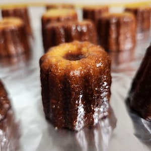 24-Medium Canelé de Bordeaux | Copper Baked | Ultra-Crisp Caramelized Crust | 6+ Pastries | Canneles | Real Vanilla | French Pastries