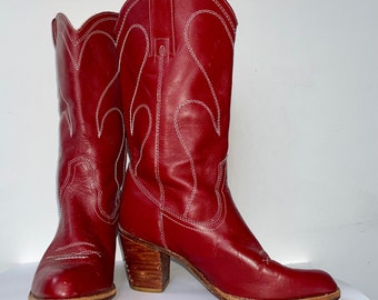 vintage Town and Country  70s 80s SEXY red  leather boots cowboy cowgirl  6.5 7