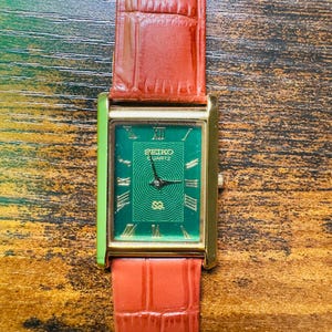 Rare Vintage Seiko Slim tank Men Green Dial Dark Light Strap Formal Dress watch