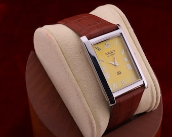 Vintage Rare Seiko Slim Quartz  Men's Yellow Dial Light Brown Leather Dress Watch