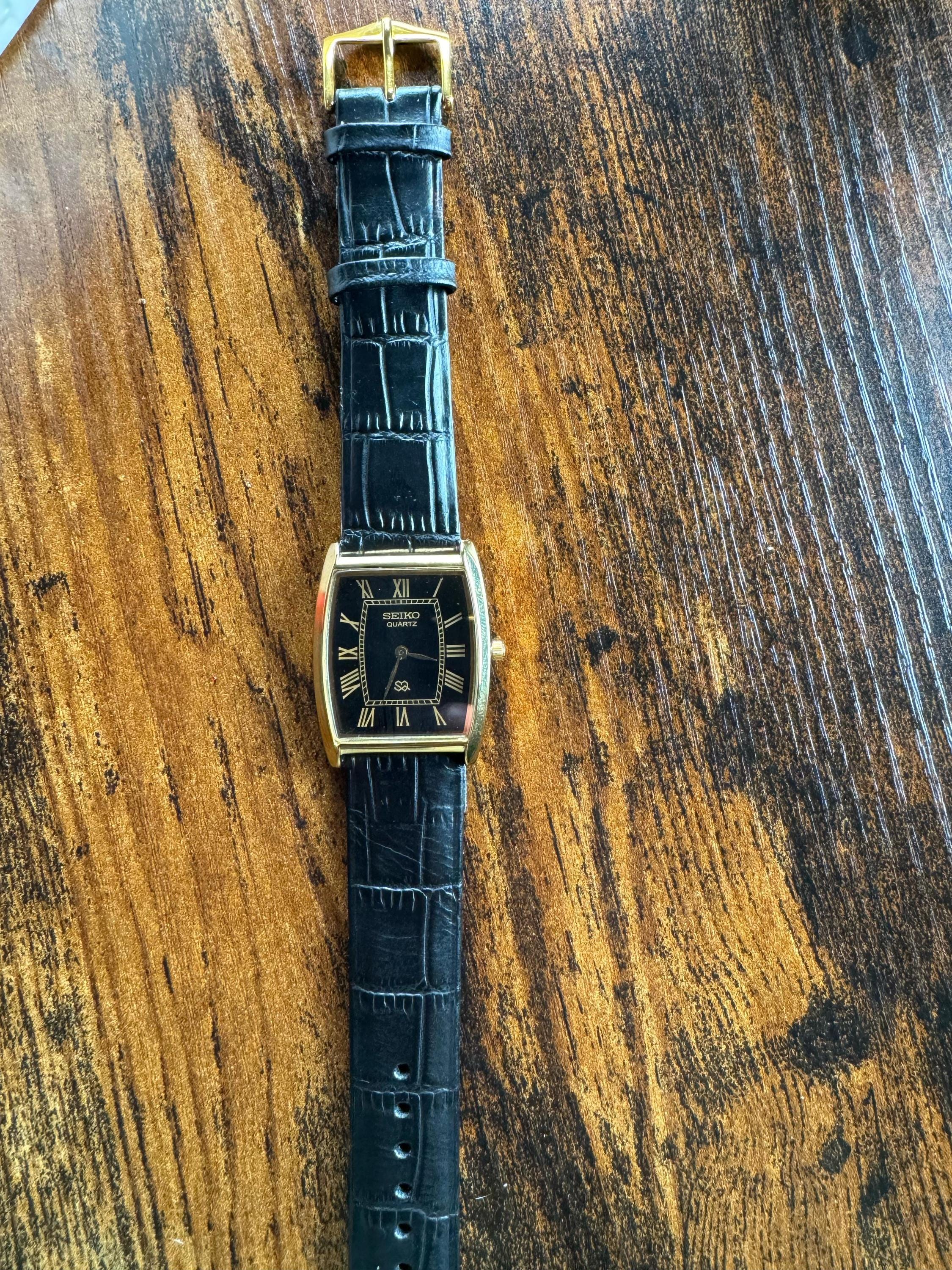 黒 レディース ゴールド 時計 GUCCI - GUCCI グッチ 3000L レディース