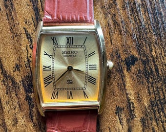 Vintage Seiko Tank Watch: Gold Dial, Leather Strap