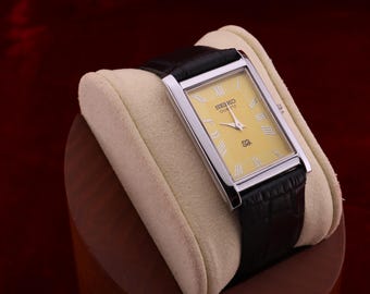 Vintage Rare Seiko Slim Quartz  Men's Yellow Dial Black Leather Dress Watch
