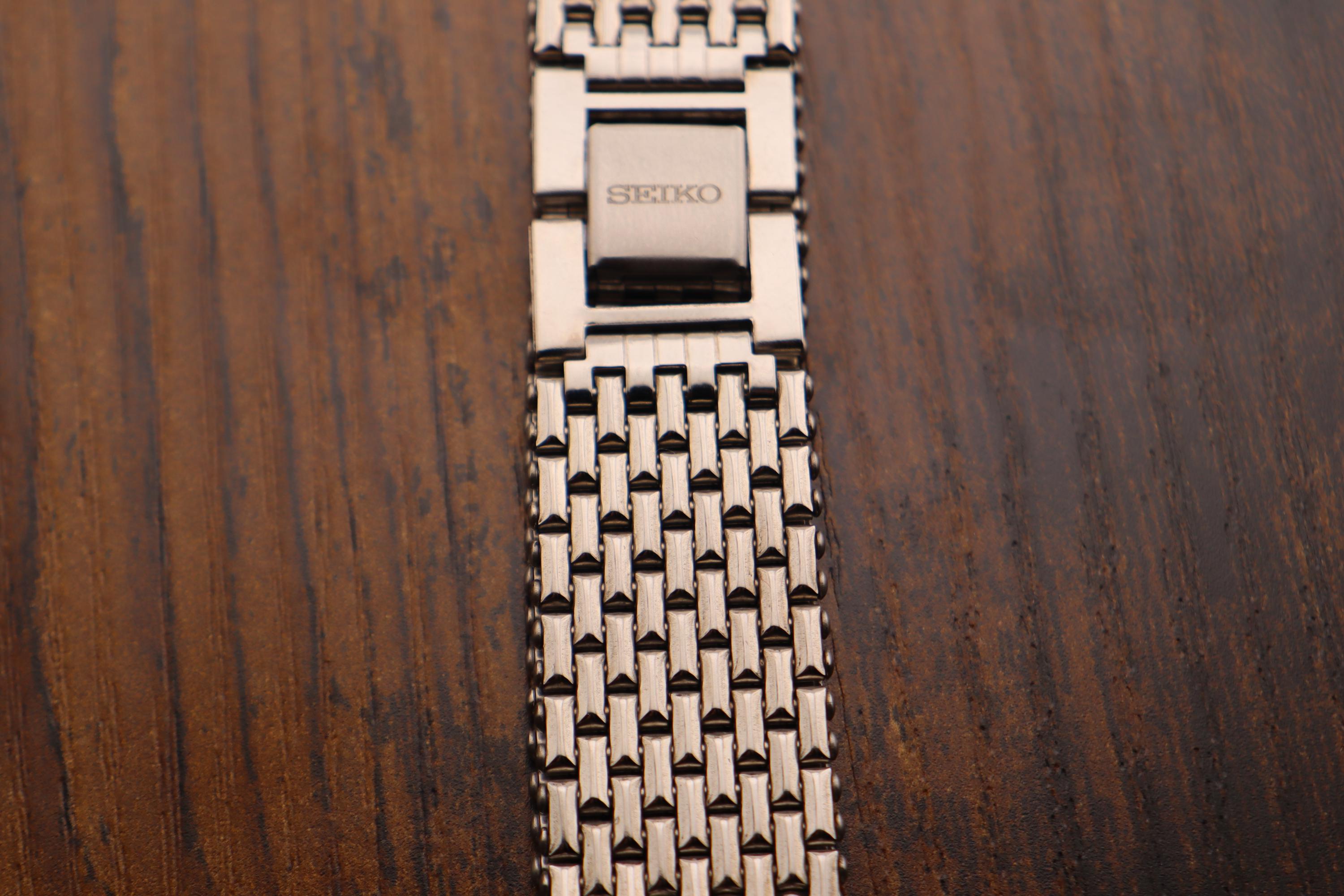 Rare Vintage Seiko Slim Barrel Tank Men White Dial SILVER 