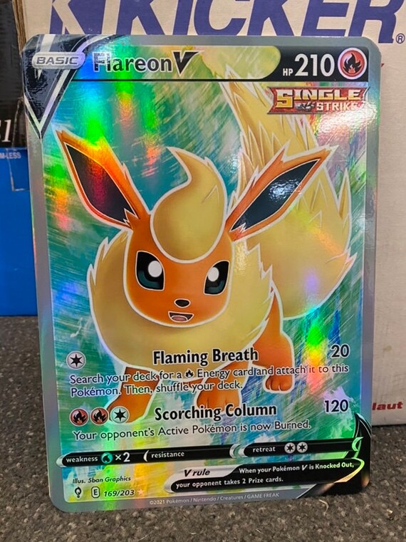  Pokemon Eevee Evolutions V Tin, Multi : Toys & Games