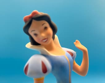 Bradford Exchange "Forever Snow White" Porcelain Figurine – Dresses and Dreams Collection (2004)