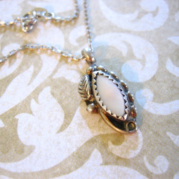 Vintage Sterling Silver Mother of Pearl and Leaf Design Necklace