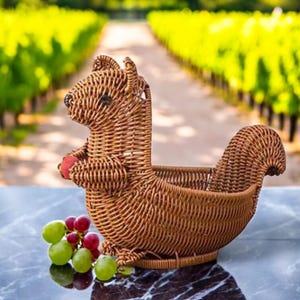 Cute Rattan Woven Fruit Basket – Animal Shaped Snack Tray, Decorative Fruit Bowl for Kitchen & Home