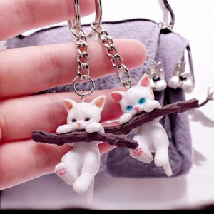 Niedliche 3D Cartoon Katze Schlüsselanhänger - Stahl mit Ast Kitty Anhänger für Taschen & Geschenke