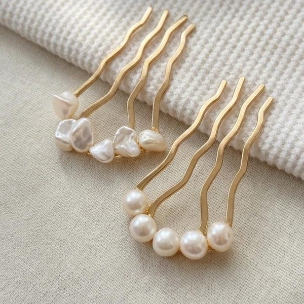 Natuurlijke parelhaarkam - minimalistische bruidshaaraccessoires, bruiloft haarkam, cadeau voor bruidsmeisje, bruiloft parelsieraden