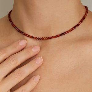 Carnelian Choker Necklace for Women – Natural Agate Gemstone Jewelry, Crystal Healing Necklace, Minimalist Style, Spiritual Accessory