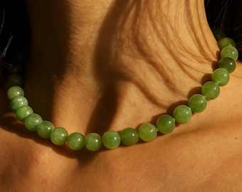 Green Beaded Gemstone Necklace - Minimalist Crystal Choker ,  Natural Stone Jewelry , Simple Boho Necklace