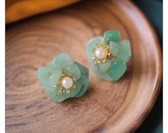 Jade Flower Earrings with Pearl -  Dainty Green Gemstone Studs with 925 silver needles , Unique Anniversary Gift for Her or Mom