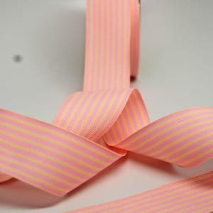 Cinta de grosgrain a rayas BULK 15 yardas - 1,5 pulgadas - Crema rosa bebé