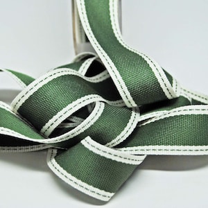 Einfarbiges Bandband mit genähtem Rand – 1 Zoll – Olivgrün-Creme – 2 Yards