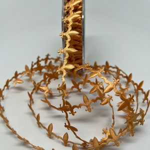 Bannière satinée -- Fleur de lys -- 5/8 pouces -- Or -- 1 mètre