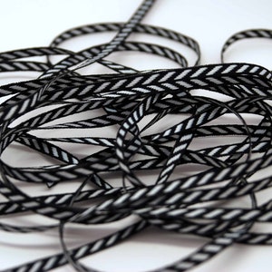 Solid Diagonal Stripe Ribbon - 1/8 Zoll - Tuxedo Schwarz Weiß gestreift
