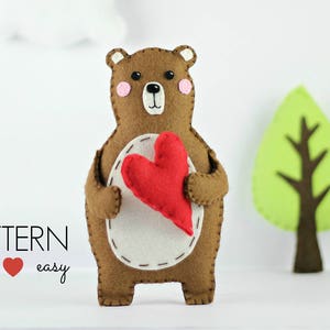 Valentines Day Pattern | DIY Valentine Ornament | Felt Valentine Bear Cricut SVG