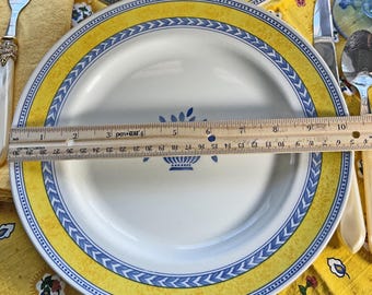 Johnson Brothers Jardiniere Yellow Dinner Plates: Blue Lemon Vase