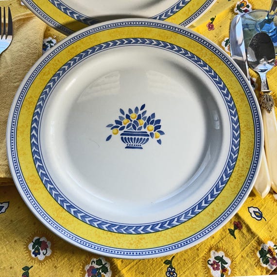 Johnson Brothers Jardiniere Yellow Dinner Plates: Blue Lemon Vase