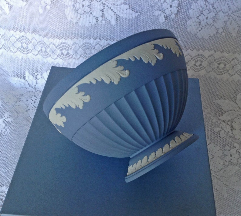 Wedgwood Jasperware Wedgwood Cream on Lavender Bowl MINT Condition Beautiful Pedestal Wedgwood Bowl New In Box