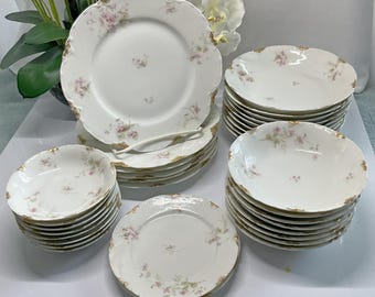 Lámpara antigua Haviland Limoges Schleiger 452F, Violetas y Oro (1888-1896).