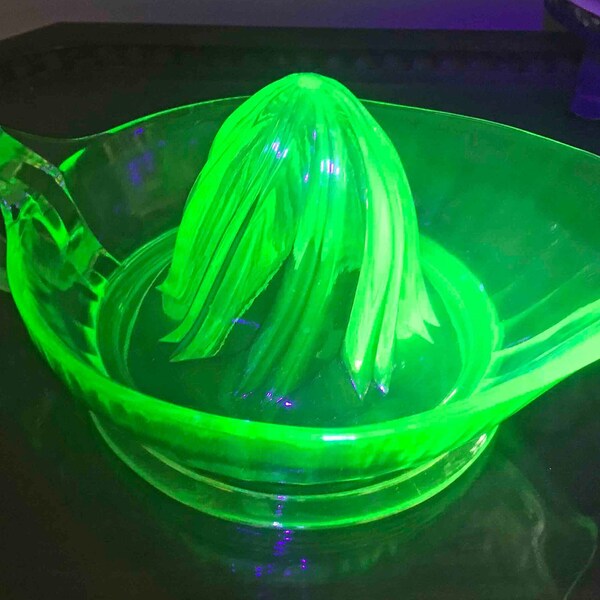 Uranium Reamer Vaseline Depression Glass Green Vaseline Juicer MINT Condition