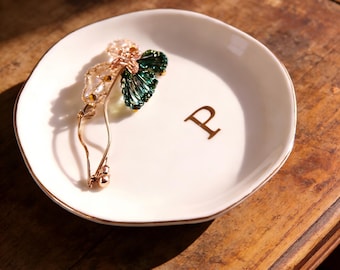 Personlig monogramringfat, anpassad keramisk smyckesbricka, brudtärnepresent, förlovningspresent, bröllopsfavorit, initial, prydnadsskål