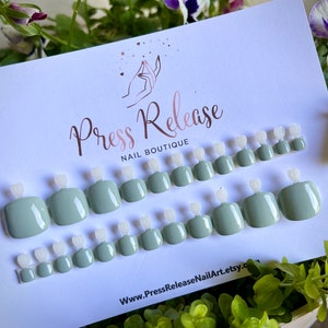 Press On Toe Nails -Light Sage Green