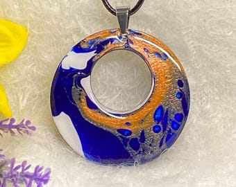 Hand Painted Iridescent Center Hollow Pendant Necklace