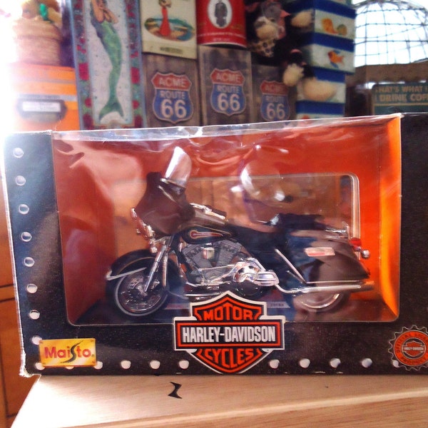HARLEY-DAVIDSON MOTORCYCLE, 1997, Electra Glide Standard, 1:18 Die-Cast Replica, Maisto, Unused, New in Box, Explore Now!, embrace123@etsy