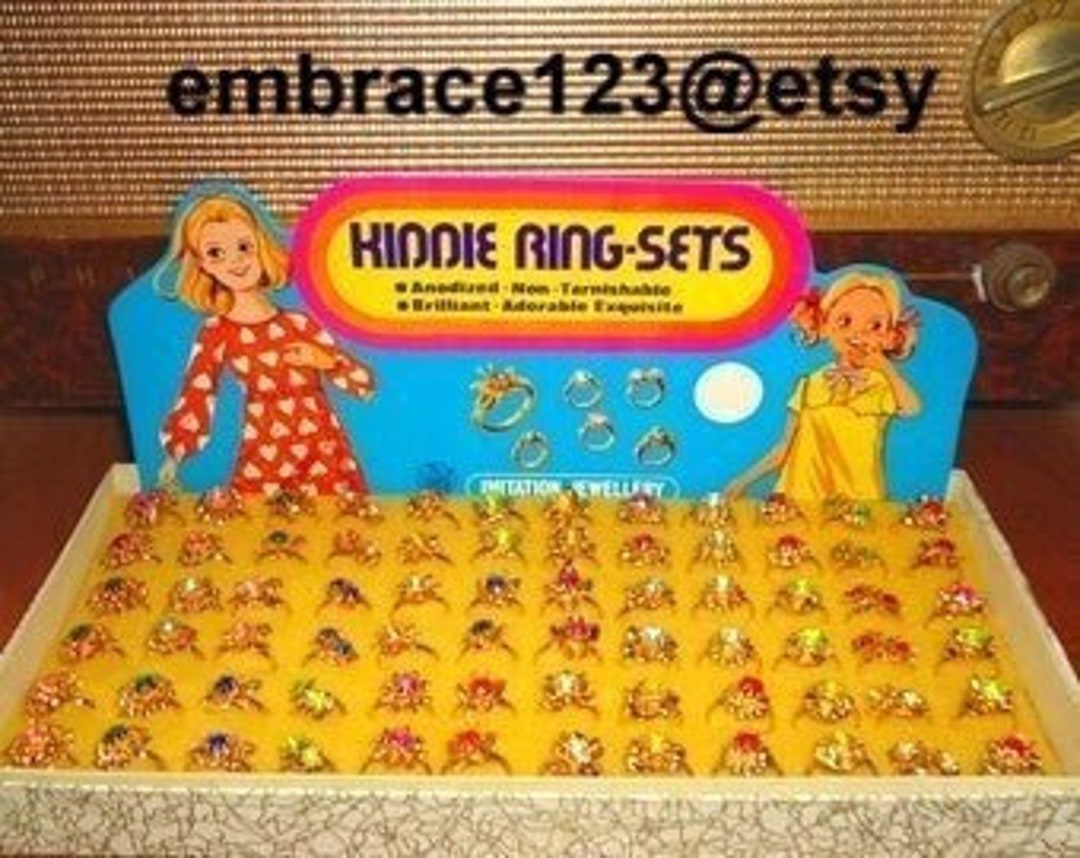 KIDDIE TOY RING Sets 1960s Store Display 72 Toy Rings Etsy