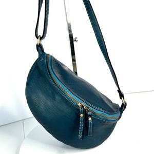 Türkisfarbene Gürteltasche aus italienischem Leder, echte Ledertasche, Gürteltasche aus weichem Leder, echtes Leder, Reißverschluss, Simon