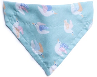 Cat Bandana - "The Winging It" - Bandana con estampado de gaviota para gato + perro pequeño / menta, pájaros, náutica / bandana sobre el cuello