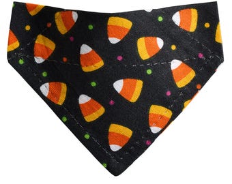 Katzen Bandana - "The Sugar Rush" - Halloween Bandana für Katze + kleiner Hund / Candy Corn Motiv / Over-the-Collar Bandana