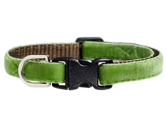 Cat Collar - "The Lucky Charm" - Cat Collar - Green Velvet