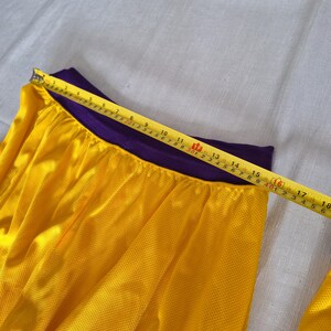 Set da basket vintage Shaquille O’Neal dei Lakers, completo Champion, pantaloncini NBA Deadstock, streetwear, estetica Gorpcore, kit da basket Y2K. immagine 18