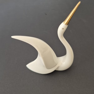 Vintage White Swan Figurine – Giftcraft Japan – Gold Beak – Mid-Century Porcelain – Replacement Piece or Elegant Decor