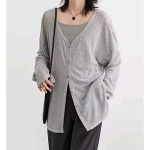 Cardigan léger à col en V pour femme, veste de protection solaire à manches longues pour le printemps, l&#39;été et l&#39;automne à porter au quotidien.