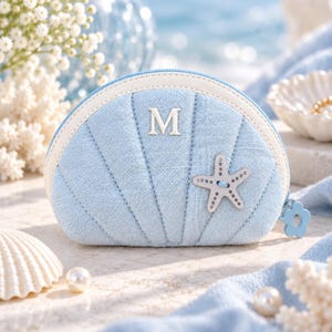 Personlig mini-snäckspåse, kustnära smyckespåse, monogramläppstiftspåse, liten resesmyckespåse, strandpresent till henne