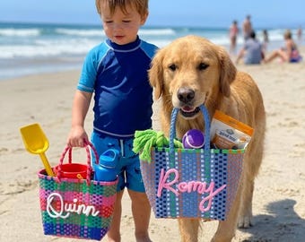 Cesta de playa tejida personalizada / Bolso infantil con nombre personalizado / Cesta de gelatina retro para niños pequeños y mascotas / Regalo de verano /