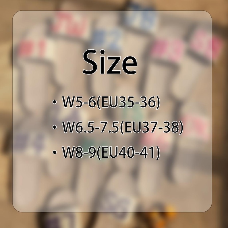 K&ouml;nnte beinhalten: Eine Gr&ouml;&szlig;entabelle mit der &Uuml;berschrift Size, die drei Bereiche auflistet: W5-6 (EU35-36), W6.5-7.5 (EU37-38) und W8-9 (EU40-41). Der Text ist in schwarzer Schrift auf einem halbtransparenten hellgrauen Hintergrund dargestellt.