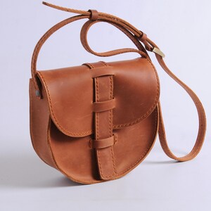 Boho Leathert Crossbody Bag|Handmade Leather Bag|Vintage Saddle Purse|Minimalist Vintage|Shoulder Bag for Her|Small Round Purse with Vintage