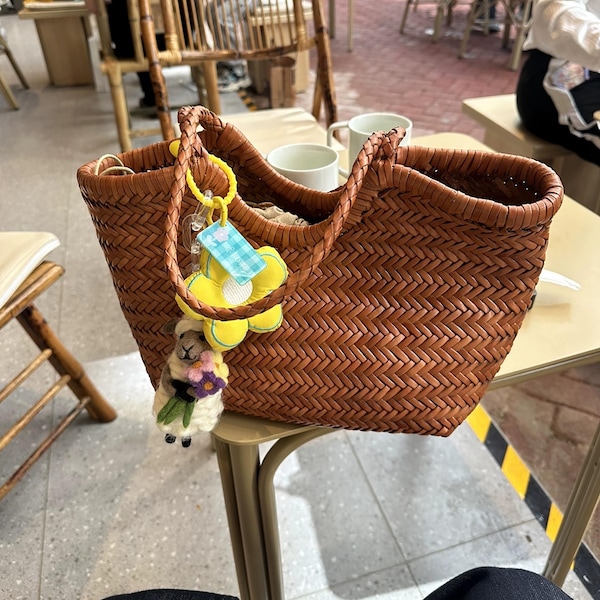 Top Layer Cowhide Woven Bag French Style Vegetable Basket Bag Ladies Basket Christmas Gift Hand-Woven Bag