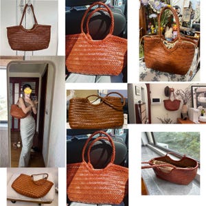 K&ouml;nnte beinhalten: Eine Sammlung von geflochtenen braunen Tragetaschen mit geflochtenen Henkeln. Die Taschen variieren in Gr&ouml;&szlig;e und Form, einige haben ein rechteckiges Design, andere eine rundere Form. Das Material scheint eine Naturfaser zu sein, was ihnen eine rustikale, sommerliche &Auml;sthetik verleiht.