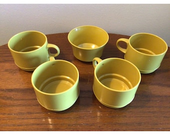 Vintage Mustard Yellow Melamine Cup Set: MCM Kitchenware