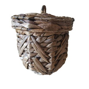 Handgewebter Eichelförmiger Naturkorb Rattan Strohaufbewahrung Boho mit Deckel 18 x 15 cm