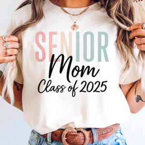 Senior Mom 2025 Graduation T-Shirt: Comfort Colors Cotton Tee